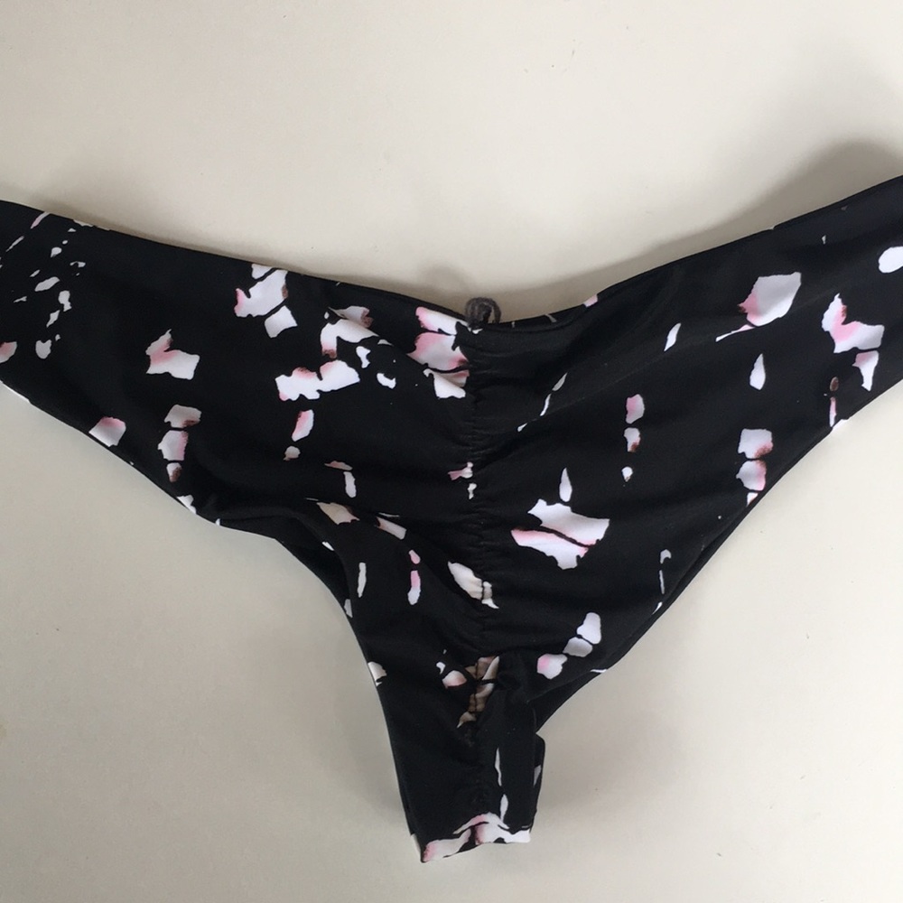 Kimi & Li ruched Bikini Bottom - Picture 2 of 3